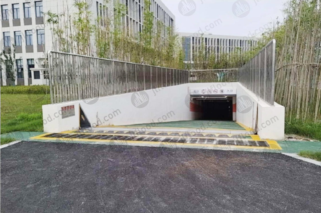 Automatioc Flood Gate -- Garage Cases (70)