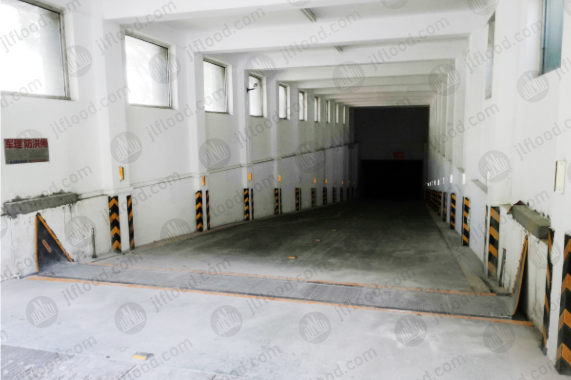 Automatioc Flood Gate -- Garage Cases (21)