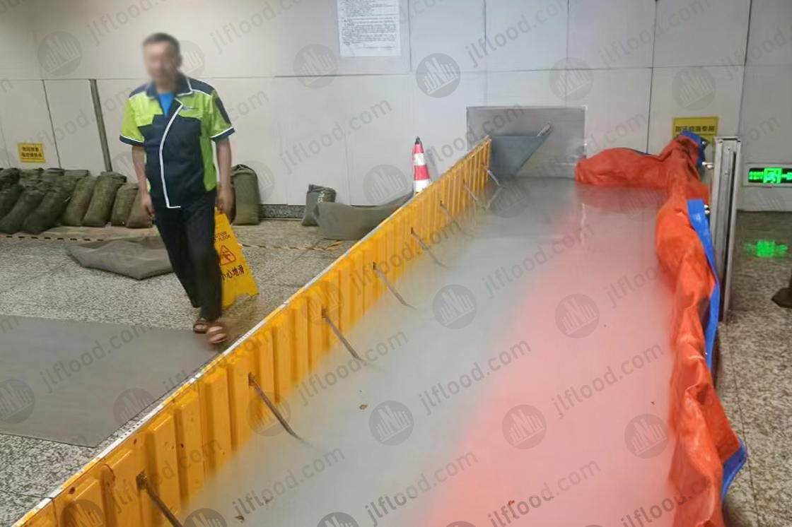 Automatic flood barrier case at the metro station in Nanjing