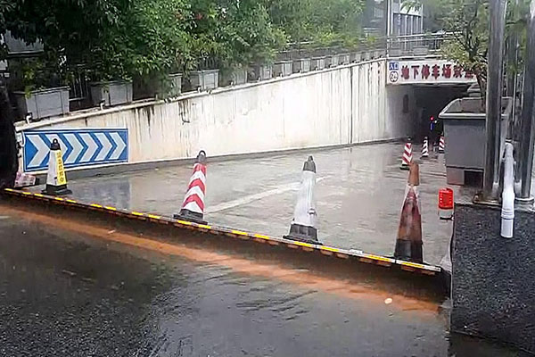 Automatic flood barrier application case for underground garage in Suqian city